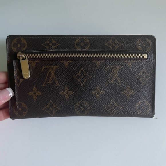 ❗️SOLD❗️Louis Vuitton Eugenie push lock wallet - Picture 2 of 8